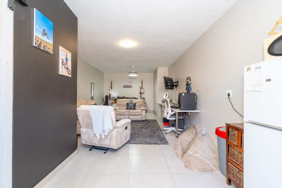 5 Bedroom Property for Sale in Myburgh Park Western Cape